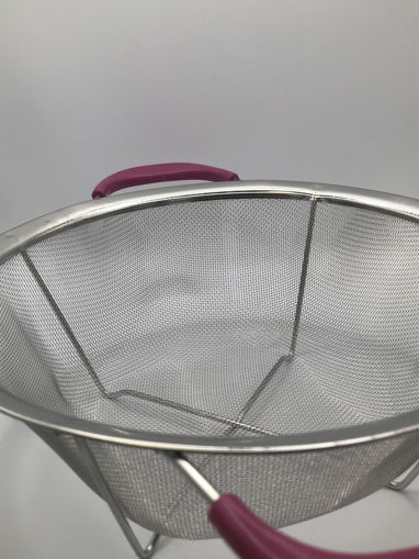 Picture of STAINLESS STEEL SIEVE WITH PLASTIC HANDLE ZY719-23